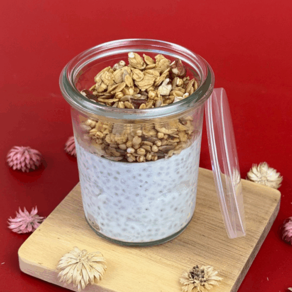 Graines de chia, granola pécan, sirop d'érable
