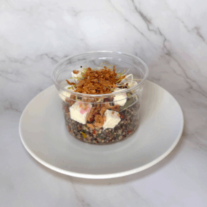SALADE COURGETTES RÔTIES, QUINOA ET FETA À LA GRENADE