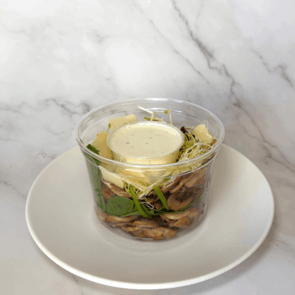 SALADE CHAMPIGNONS SAUTÉS, POUSSES D'ÉPINARDS, PARMESAN