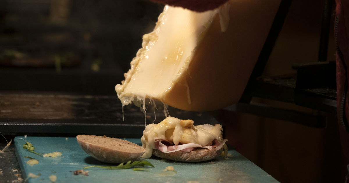 Partage et plaisir au repas de fête de fin d’année