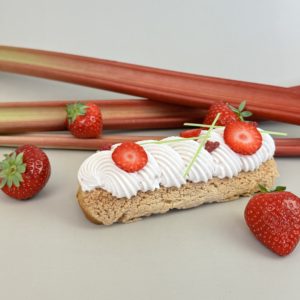 ÉCLAIR FRAISE - RHUBARBE